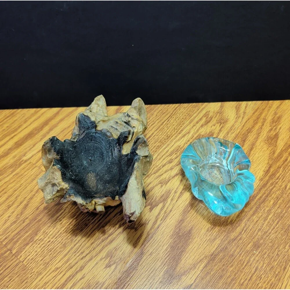 ​Vtg  Aqua Art Turquoise Glass Ashtray w Natural Burl Driftwood Base Beach Decor